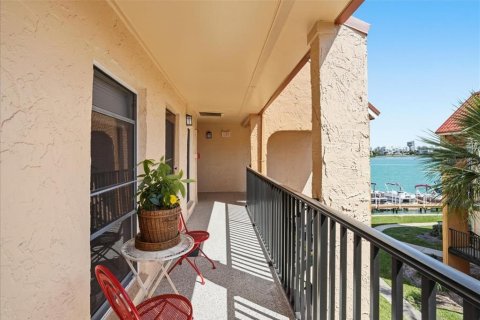 Condominio en venta en Saint Pete Beach, Florida, 1 dormitorio, 59.92 m2 № 2139029 - foto 2