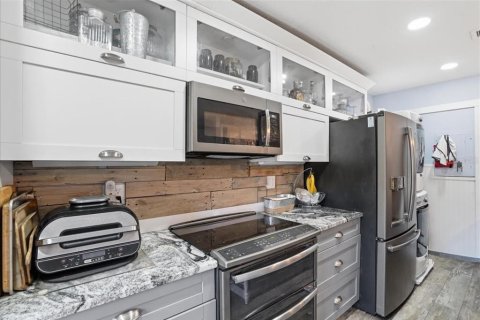 Condominio en venta en Saint Pete Beach, Florida, 1 dormitorio, 59.92 m2 № 2139029 - foto 8
