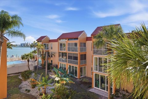 Condominio en venta en Saint Pete Beach, Florida, 1 dormitorio, 59.92 m2 № 2139029 - foto 16