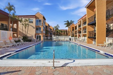 Condominio en venta en Saint Pete Beach, Florida, 1 dormitorio, 59.92 m2 № 2139029 - foto 20