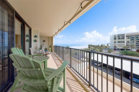 Condo in Clearwater, Florida, 2 bedrooms № 2211434 - photo 25