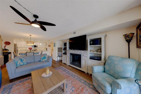 Condo in Clearwater, Florida, 2 bedrooms № 2211434 - photo 11