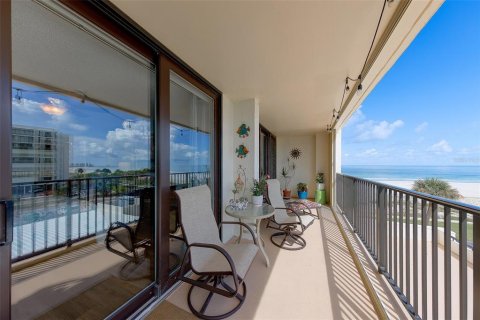 Condo in Clearwater, Florida, 2 bedrooms № 2211434 - photo 27