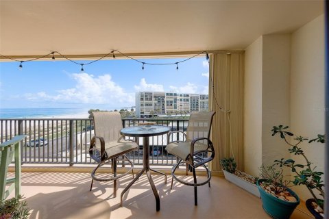 Condo in Clearwater, Florida, 2 bedrooms № 2211434 - photo 28