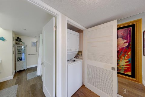 Condo in Clearwater, Florida, 2 bedrooms № 2211434 - photo 22