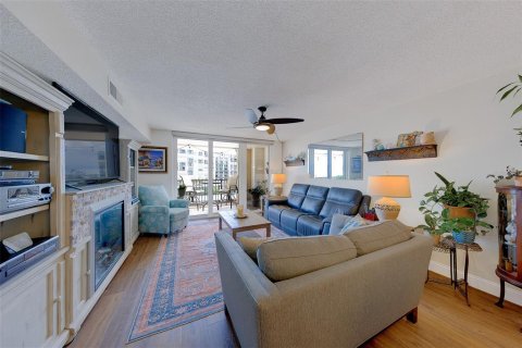Condo in Clearwater, Florida, 2 bedrooms № 2211434 - photo 10
