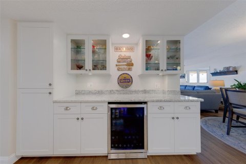 Condo in Clearwater, Florida, 2 bedrooms № 2211434 - photo 8