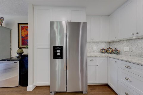 Condo in Clearwater, Florida, 2 bedrooms № 2211434 - photo 5