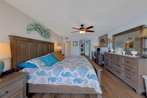 Condo in Clearwater, Florida, 2 bedrooms № 2211434 - photo 14
