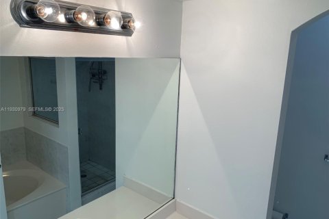 Adosado en alquiler en Miami, Florida, 3 dormitorios, 158.31 m2 № 1989743 - foto 16