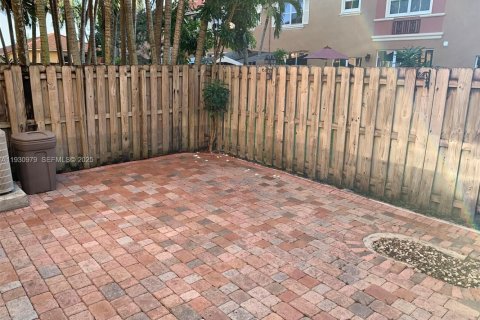 Adosado en alquiler en Miami, Florida, 3 dormitorios, 158.31 m2 № 1989743 - foto 7