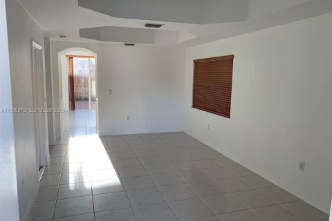 Adosado en alquiler en Miami, Florida, 3 dormitorios, 158.31 m2 № 1989743 - foto 25