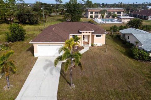 House in Rotonda, Florida 3 bedrooms, 150.04 sq.m. № 2134999 - photo 2