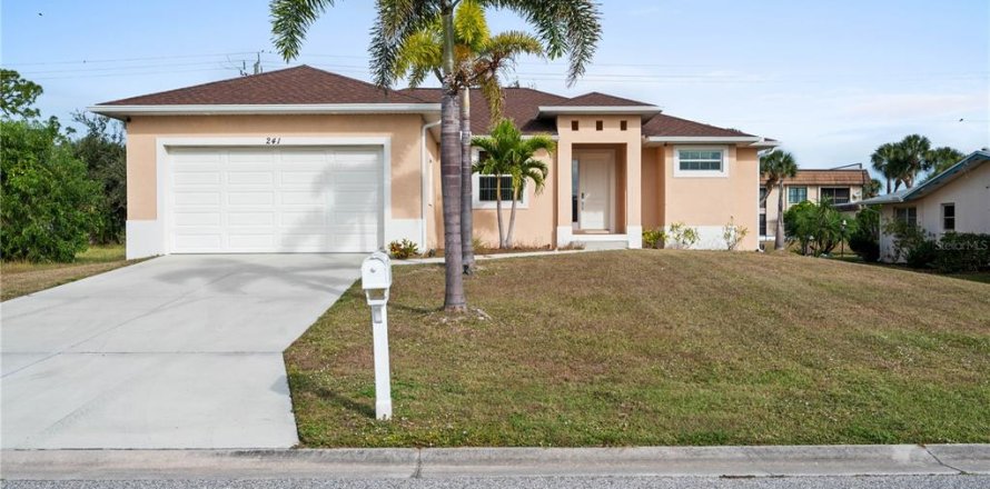 House in Rotonda, Florida 3 bedrooms, 150.04 sq.m. № 2134999