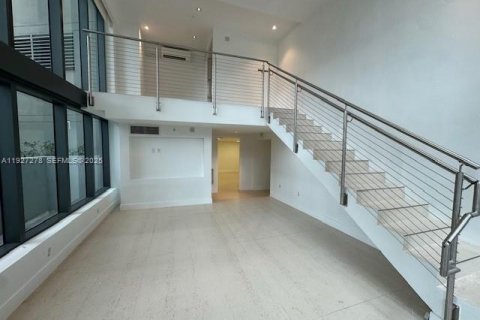 Immobilier commercial à vendre à Miami, Floride № 1986226 - photo 4