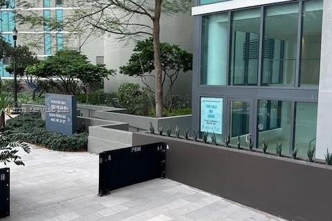 Immobilier commercial à vendre à Miami, Floride № 1986226 - photo 11