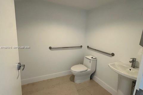 Immobilier commercial à vendre à Miami, Floride № 1986226 - photo 13