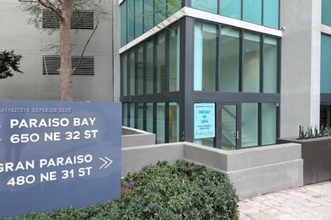 Immobilier commercial à vendre à Miami, Floride № 1986226 - photo 1