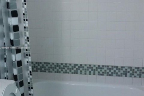 Condominio en venta en Oakland Park, Florida, 2 dormitorios, 94.76 m2 № 1934767 - foto 9