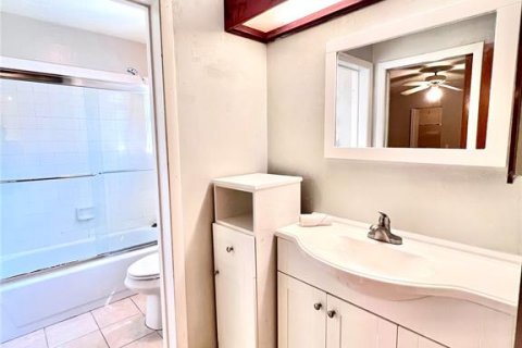 Condo in Gainesville, Florida, 3 bedrooms  № 1884117 - photo 9