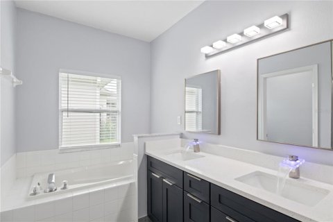 Villa ou maison à louer à Orlando, Floride: 4 chambres, 191.56 m2 № 2412703 - photo 13