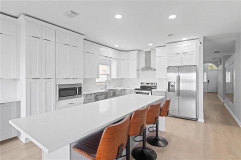 Villa ou maison à louer à Orlando, Floride: 4 chambres, 191.56 m2 № 2412703 - photo 4