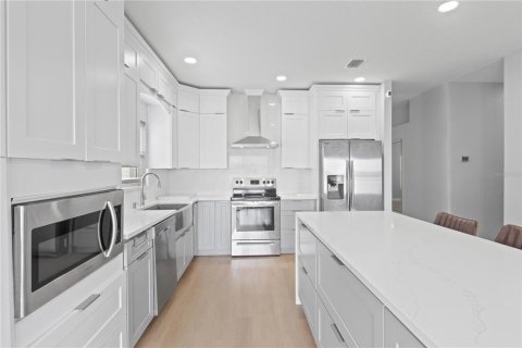 Villa ou maison à louer à Orlando, Floride: 4 chambres, 191.56 m2 № 2412703 - photo 5