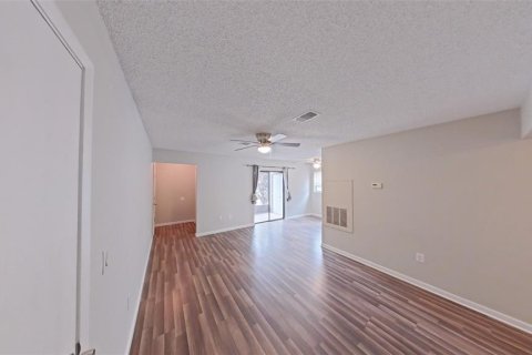 Appartement à louer à Spring Hill, Floride: 2 chambres, 85.93 m2 № 2349155 - photo 3