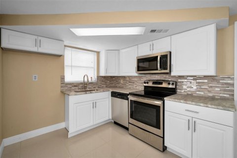 Casa en venta en Port Richey, Florida, 2 dormitorios, 78.6 m2 № 1762089 - foto 16