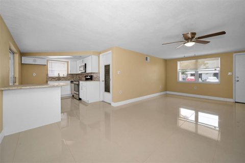 Casa en venta en Port Richey, Florida, 2 dormitorios, 78.6 m2 № 1762089 - foto 12