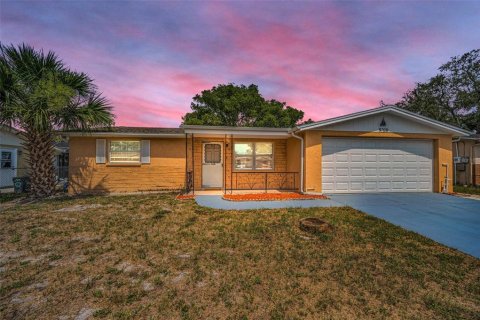 Casa en venta en Port Richey, Florida, 2 dormitorios, 78.6 m2 № 1762089 - foto 2