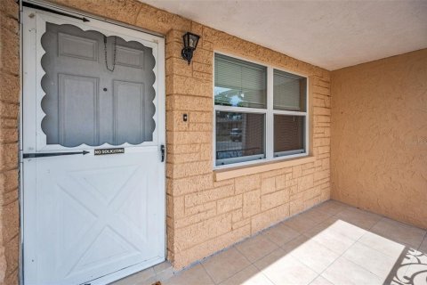 Casa en venta en Port Richey, Florida, 2 dormitorios, 78.6 m2 № 1762089 - foto 7