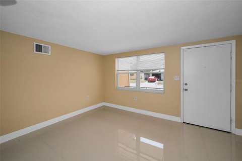 Casa en venta en Port Richey, Florida, 2 dormitorios, 78.6 m2 № 1762089 - foto 8