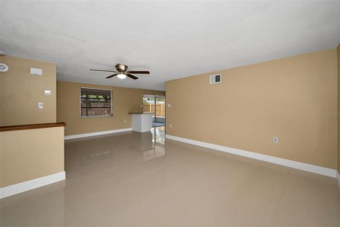 Casa en venta en Port Richey, Florida, 2 dormitorios, 78.6 m2 № 1762089 - foto 11