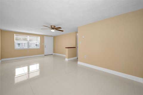 Casa en venta en Port Richey, Florida, 2 dormitorios, 78.6 m2 № 1762089 - foto 10