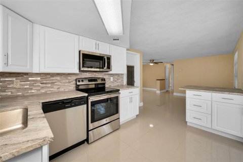 Casa en venta en Port Richey, Florida, 2 dormitorios, 78.6 m2 № 1762089 - foto 17
