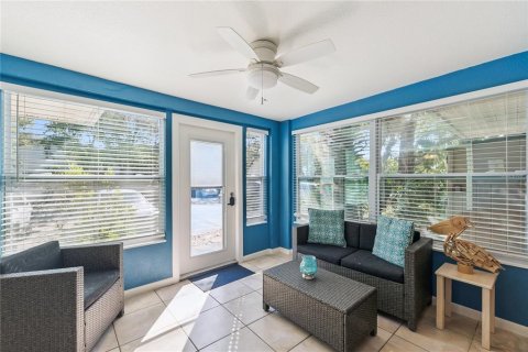 Townhouse in New Smyrna Beach, Florida 2 bedrooms, 120.59 sq.m. № 2094128 - photo 4