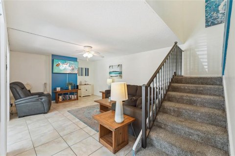 Townhouse in New Smyrna Beach, Florida 2 bedrooms, 120.59 sq.m. № 2094128 - photo 15