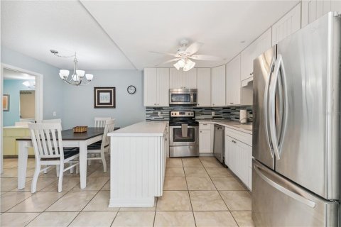 Townhouse in New Smyrna Beach, Florida 2 bedrooms, 120.59 sq.m. № 2094128 - photo 11