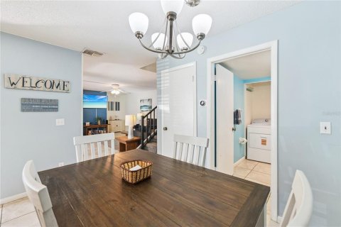 Townhouse in New Smyrna Beach, Florida 2 bedrooms, 120.59 sq.m. № 2094128 - photo 10