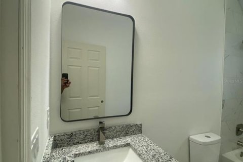 House in Port Charlotte, Florida 3 bedrooms, 130.06 sq.m. № 2165945 - photo 4