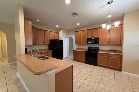 Villa ou maison à louer à Kissimmee, Floride: 5 chambres, 257.53 m2 № 2352420 - photo 17