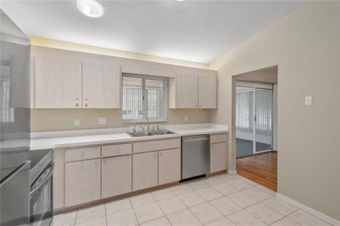 House in Summerfield, Florida 3 bedrooms, 134.71 sq.m. № 2157960 - photo 16