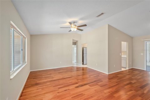 House in Summerfield, Florida 3 bedrooms, 134.71 sq.m. № 2157960 - photo 5