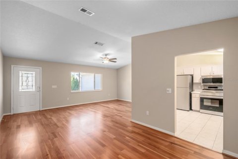 House in Summerfield, Florida 3 bedrooms, 134.71 sq.m. № 2157960 - photo 12