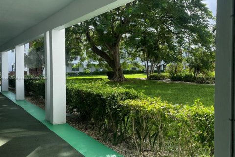 Купить кондоминиум в Форт-Лодердейл, Флорида 2 спальни, 81.29м2, № 1970154 - фото 2