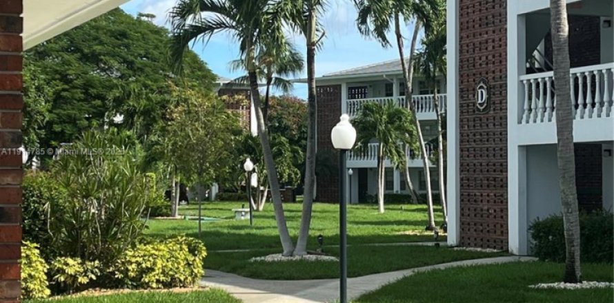 Кондоминиум с 2 спальнями в Форт-Лодердейл, Флорида № 1970154