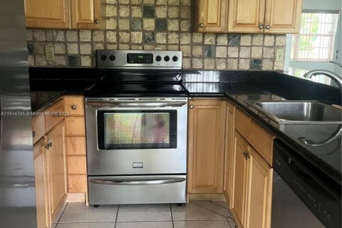 Купить кондоминиум в Форт-Лодердейл, Флорида 2 спальни, 81.29м2, № 1970154 - фото 3