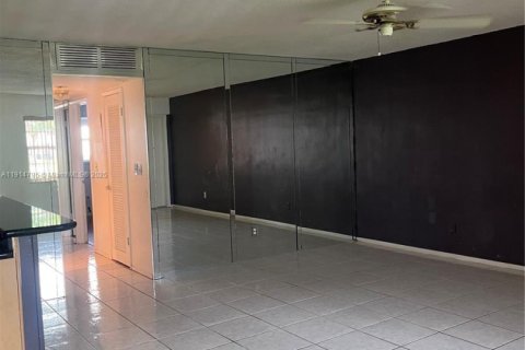 Купить кондоминиум в Форт-Лодердейл, Флорида 2 спальни, 81.29м2, № 1970154 - фото 4