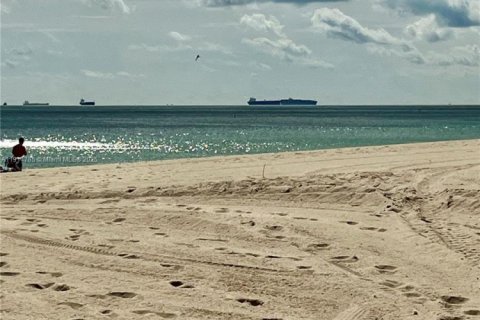 Купить кондоминиум в Форт-Лодердейл, Флорида 2 спальни, 81.29м2, № 1970154 - фото 18